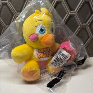 Jazwares Five Nights at Freddy’s Toy Chica Plush - 8-Inch Stuffie